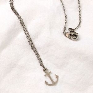 Tiny Silver Anchor necklace ⚓